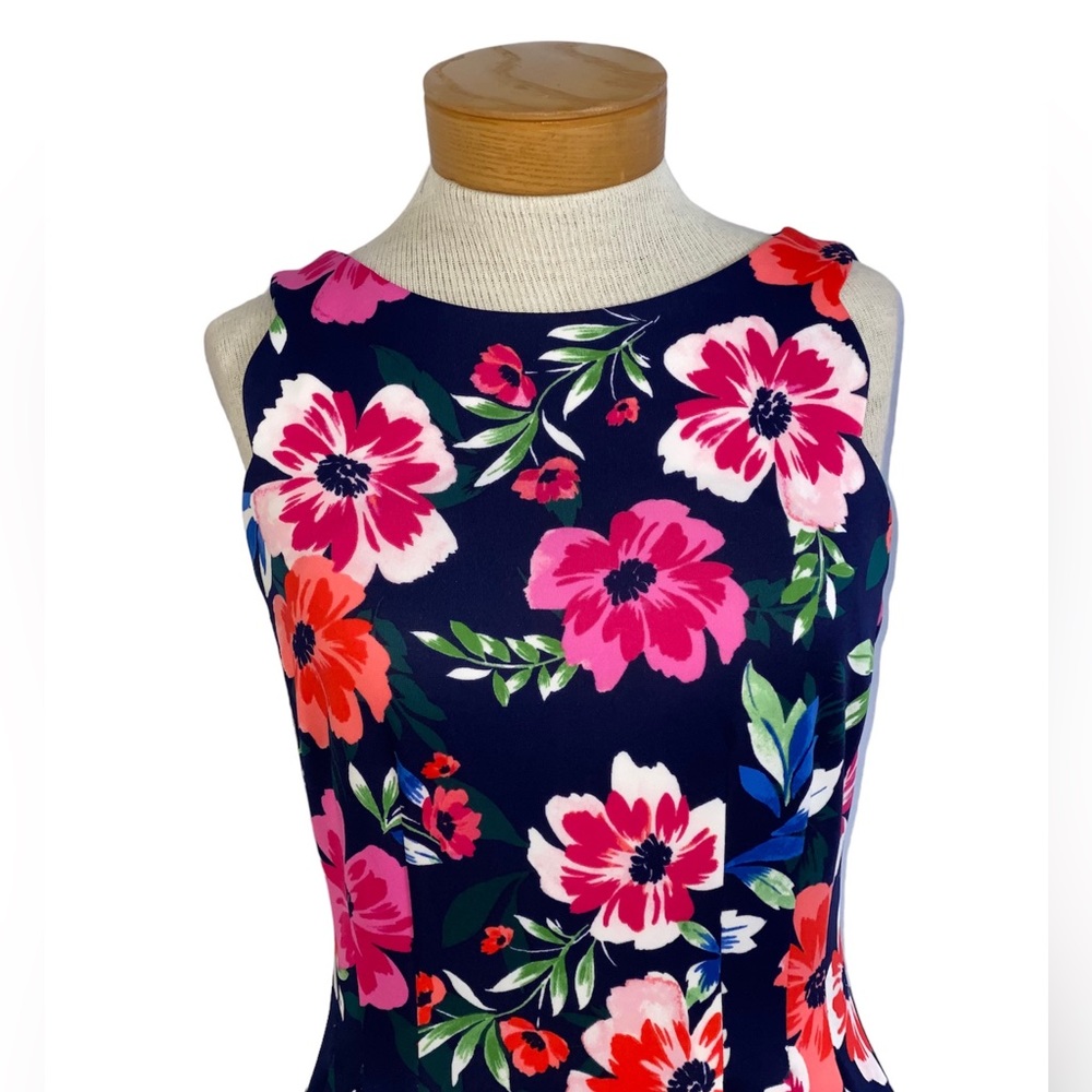 NWT Vince Camuto 6 Scalloped Edge Floral Dress - Picture 5 of 7
